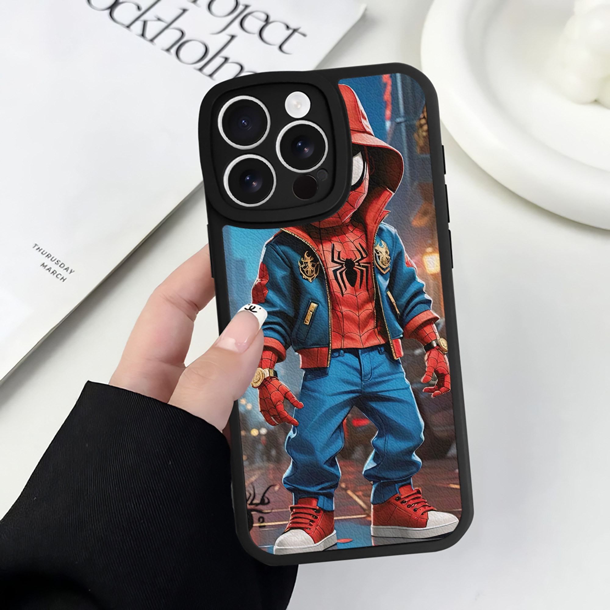 （画像用） Spider Man スパイダーマン 【iPhone 16シリーズ対応】シリコンスマホケース（レザー調） 材質：シリコン